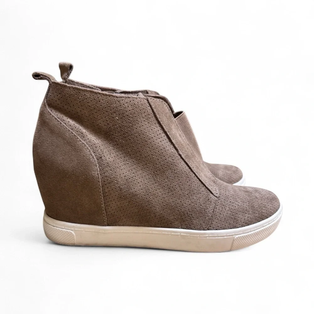 Steve Madden Wavery Wedge Sneaker Booties Size 10 Taupe Suede NWOB